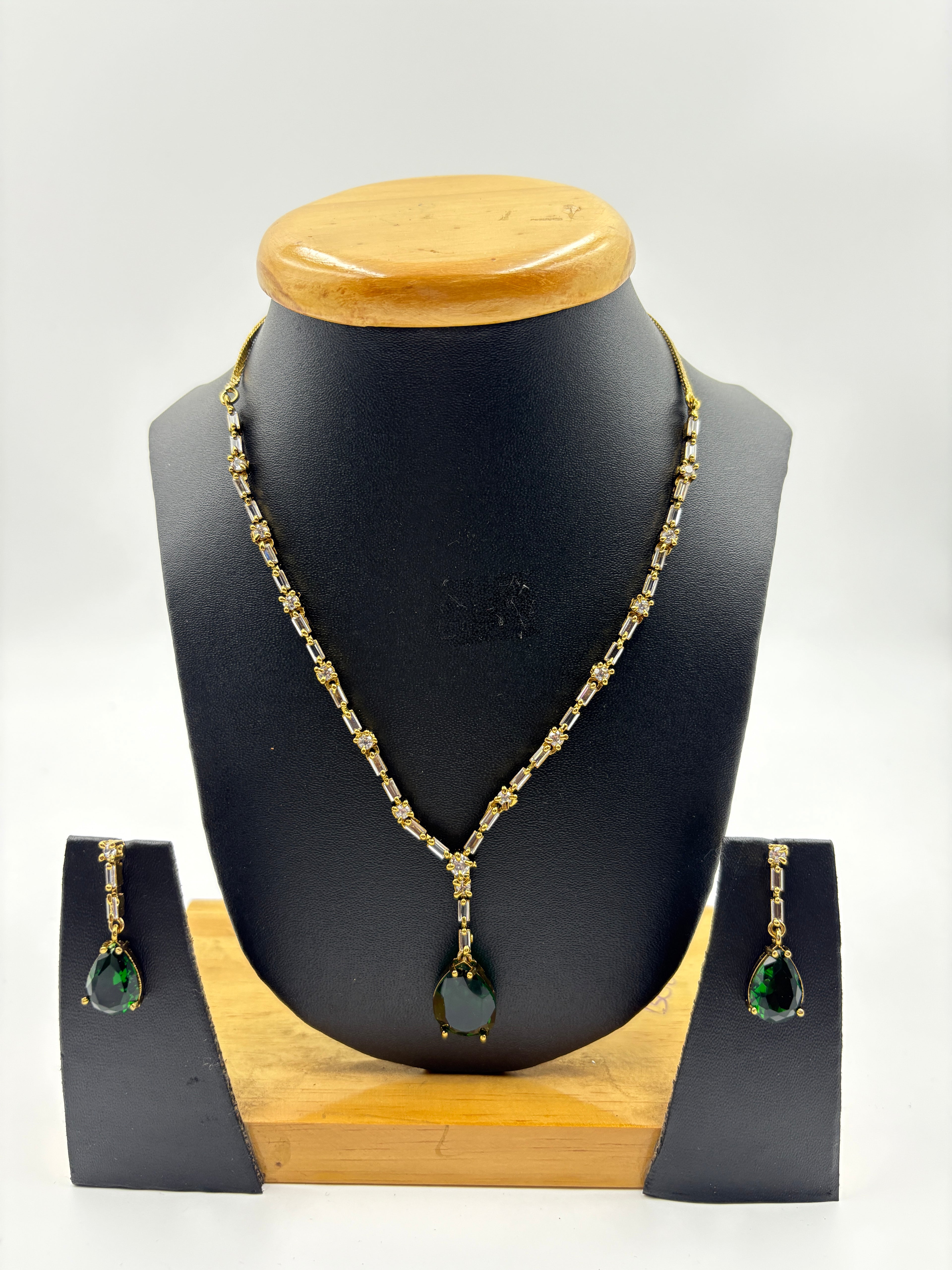 Teardrop Pendant Necklace Set
