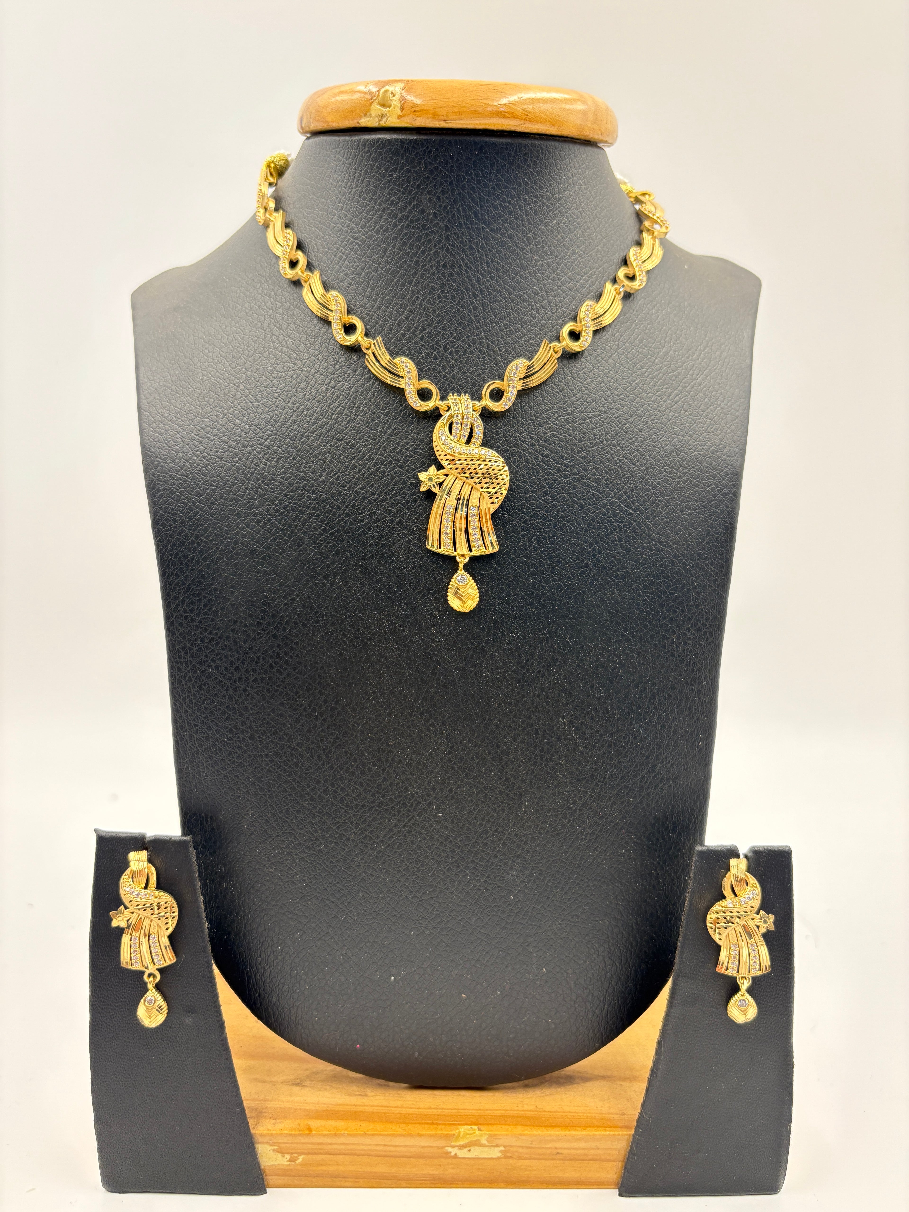 Peacock Pendant Necklace Set