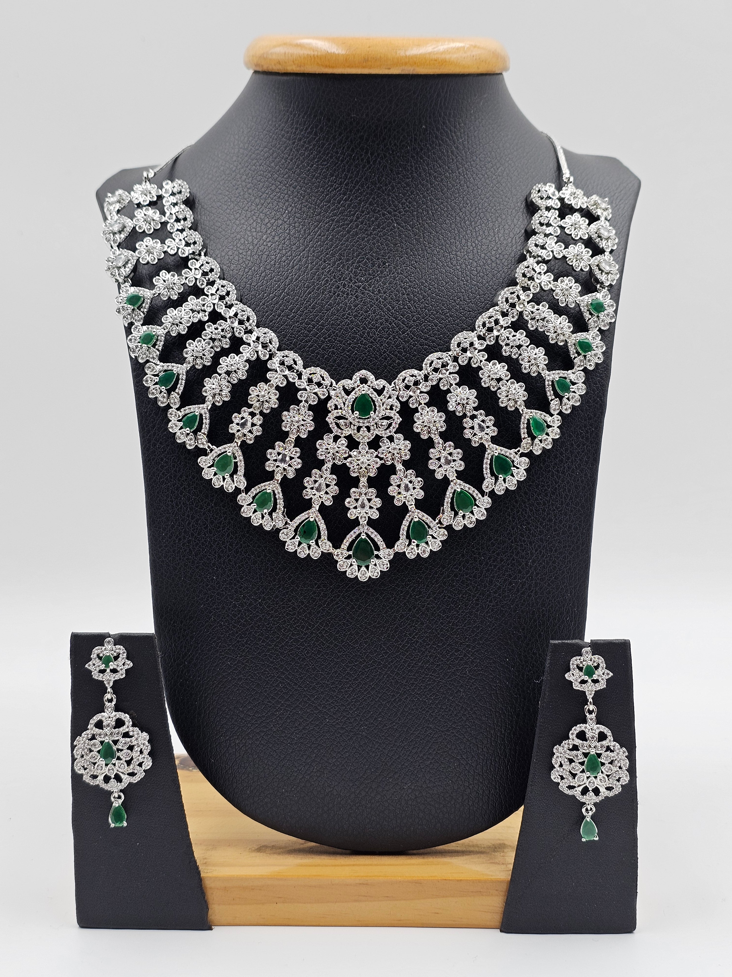 Royal Emerald Floral Necklace Set