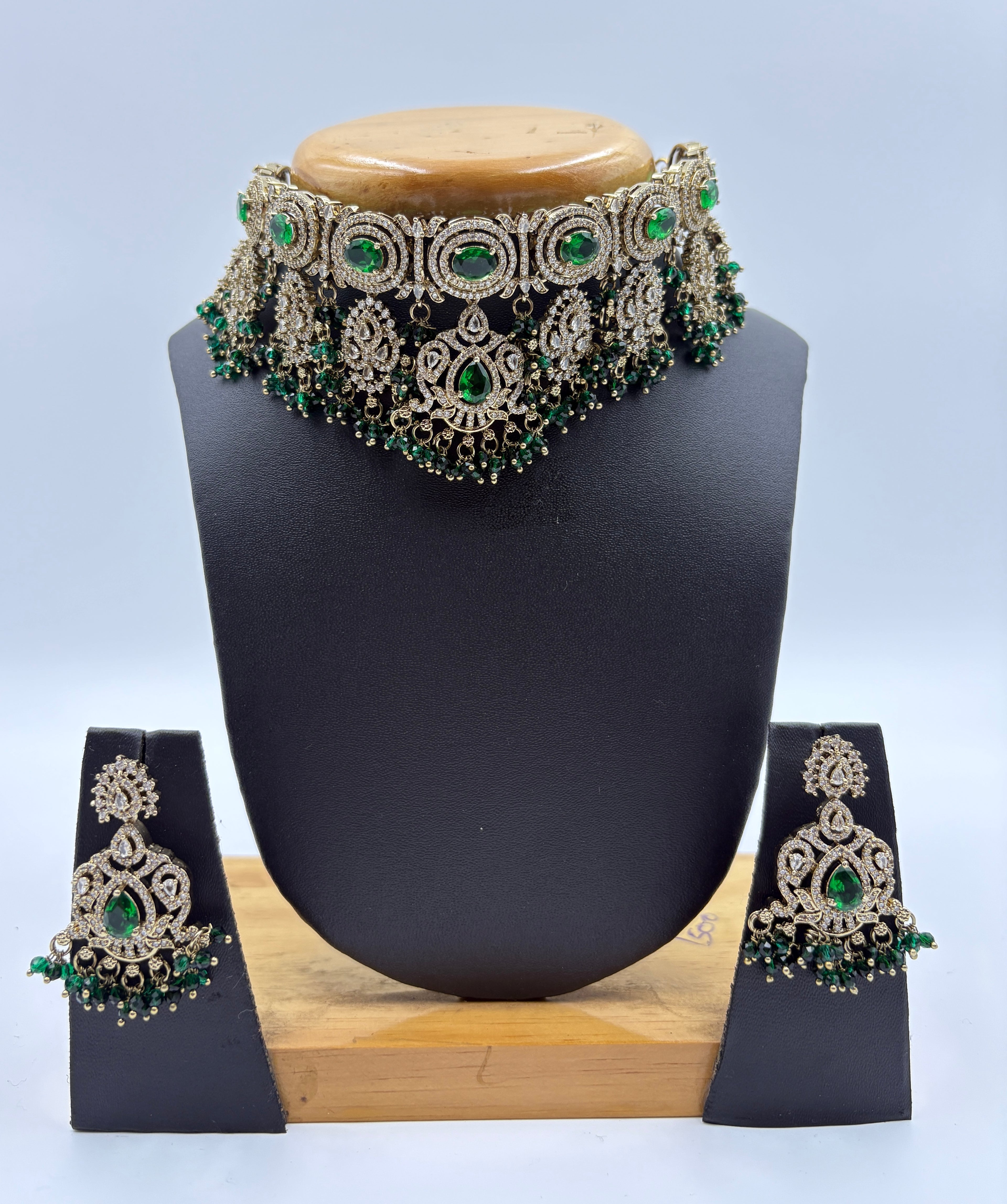 Royal Emerald Choker Necklace Set