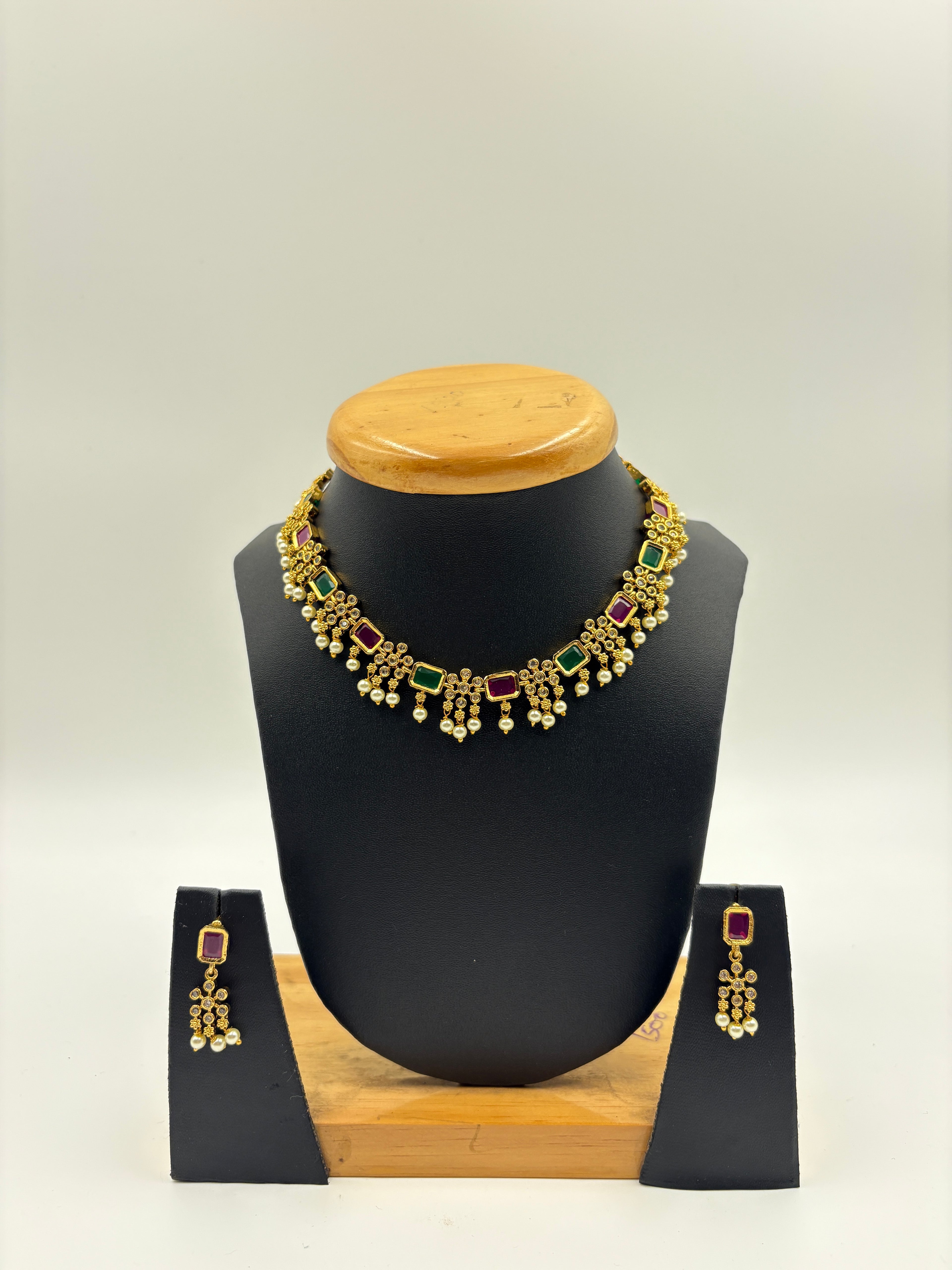 Classic Kundan Pearl Necklace Set