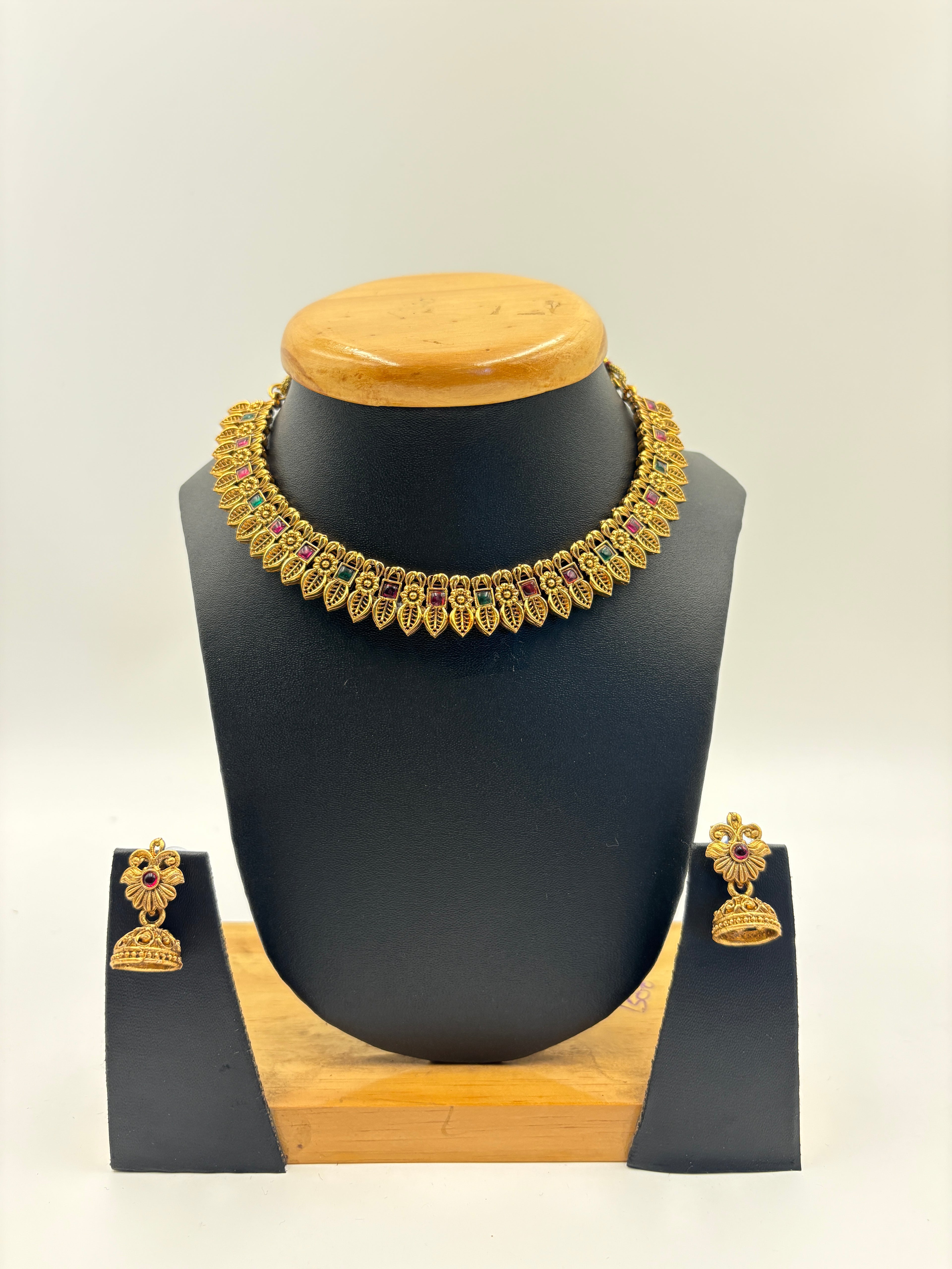 Classic Leaf Temple Necklace Set