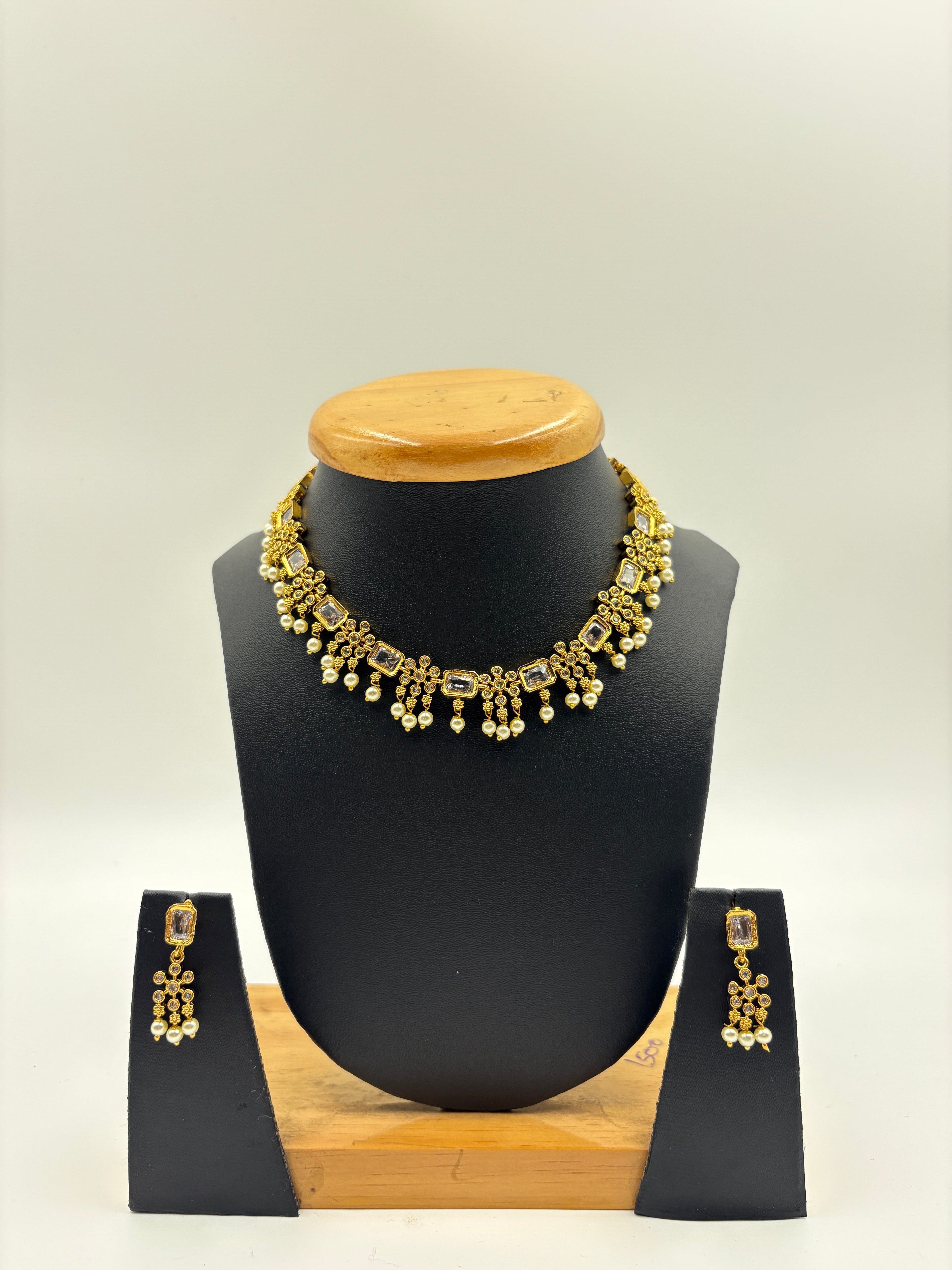 Classic Kundan Pearl Necklace Set